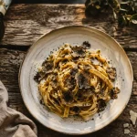 accord mets vins pates aux truffes avec verre et assiette de pâtes